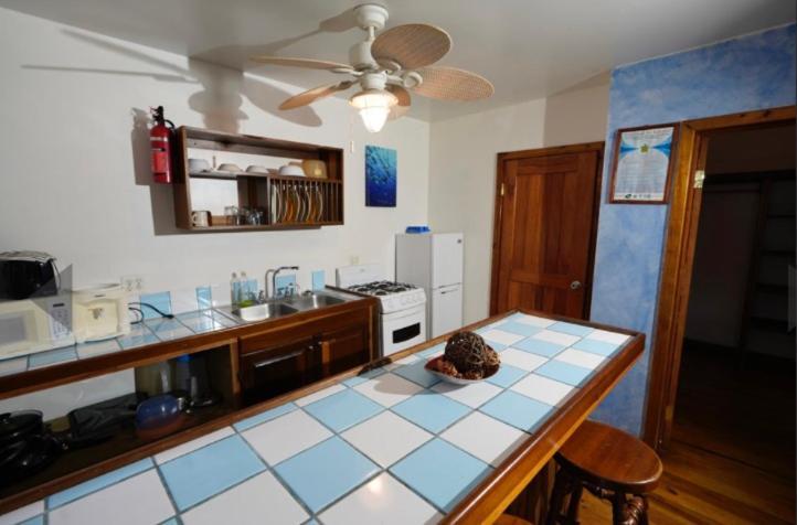 Sea Breeze Inn West End Esterno foto